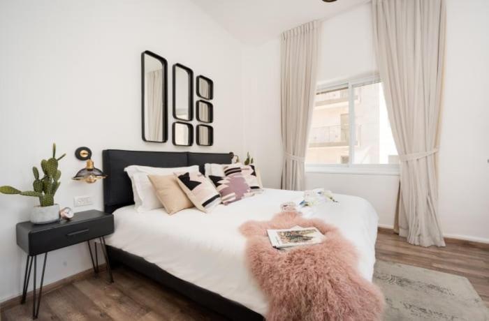 Ben Yehuda, 3 Lovely Flats In The Same Building Єрусалим Екстер'єр фото