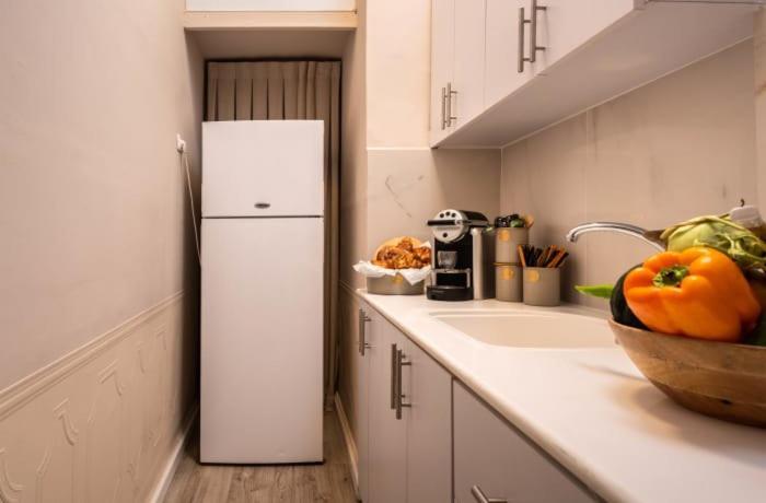 Ben Yehuda, 3 Lovely Flats In The Same Building Єрусалим Екстер'єр фото