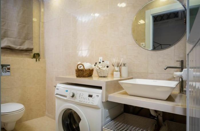 Ben Yehuda, 3 Lovely Flats In The Same Building Єрусалим Екстер'єр фото